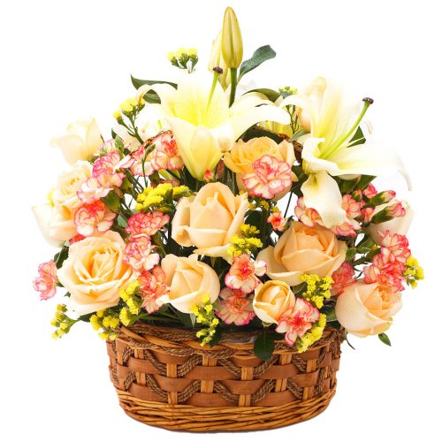 Цветочная композиция в корзине «Нежное дыхание»