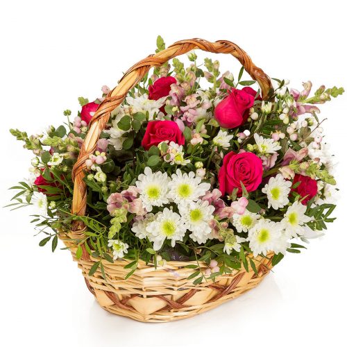 Цветочная композиция в корзине «Яркий зефир»